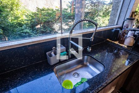 Casa à venda com 390m², 5 quartos e 4 vagasCozinha - Armários