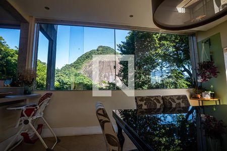 Casa à venda com 390m², 5 quartos e 4 vagasSala de estar