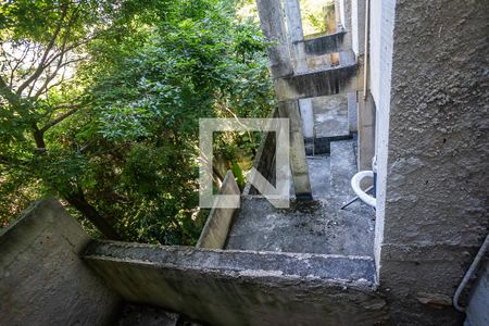 Casa à venda com 390m², 5 quartos e 4 vagasÁrea de Serviço saida