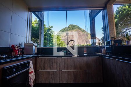 Casa à venda com 390m², 5 quartos e 4 vagasCozinha