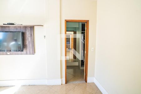 Casa à venda com 390m², 5 quartos e 4 vagasQuarto Suíte Master -Closet