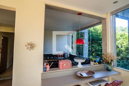 Casa à venda com 390m², 5 quartos e 4 vagasSala de estar - cozinha americana