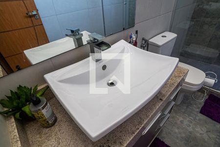 Casa à venda com 390m², 5 quartos e 4 vagasQuarto 2 suite - banheiro