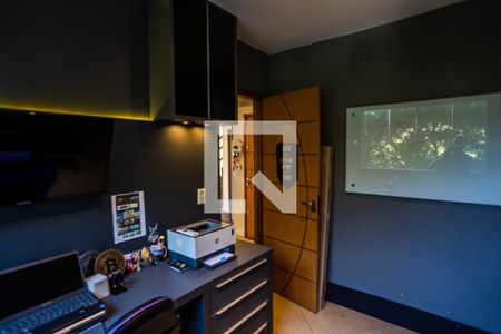 Casa à venda com 390m², 5 quartos e 4 vagasEscritório