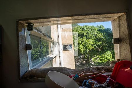 Casa à venda com 390m², 5 quartos e 4 vagasQuarto 3 suite - closet vista da janela