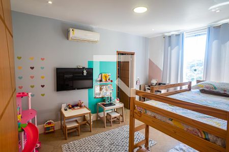 Casa à venda com 390m², 5 quartos e 4 vagasQuarto 3 suite