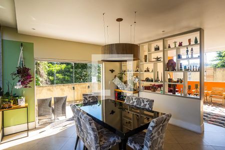 Casa à venda com 390m², 5 quartos e 4 vagasSala de estar