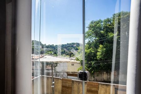 Casa à venda com 390m², 5 quartos e 4 vagasQuarto 3 suite - vista da janela