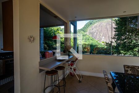 Casa à venda com 390m², 5 quartos e 4 vagasSala de estar