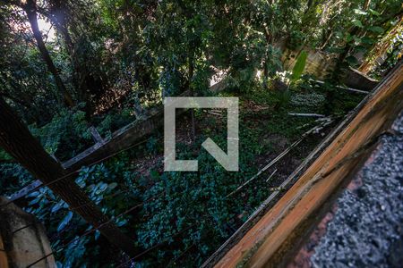 Casa à venda com 390m², 5 quartos e 4 vagasLimitação do terreno da casa