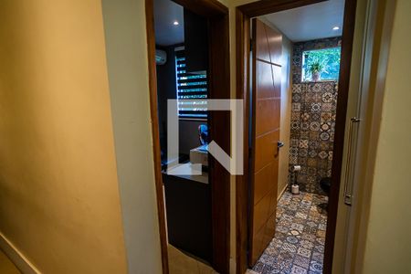 Casa à venda com 390m², 5 quartos e 4 vagasEscritório