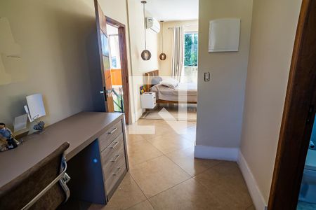 Casa à venda com 390m², 5 quartos e 4 vagasQuarto Suíte Master - escritório