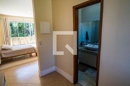 Casa à venda com 390m², 5 quartos e 4 vagasQuarto Suíte Master - escritório