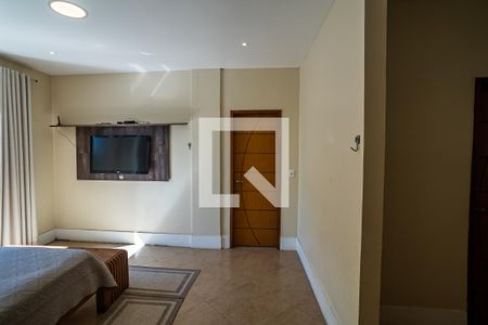 Casa à venda com 390m², 5 quartos e 4 vagasQuarto Suíte Master