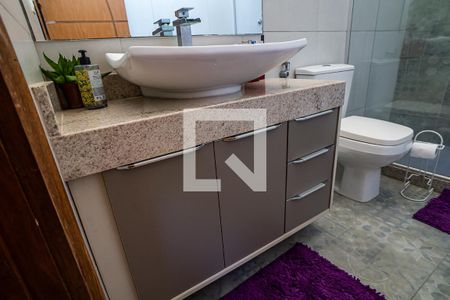 Casa à venda com 390m², 5 quartos e 4 vagasQuarto 2 suite - banheiro