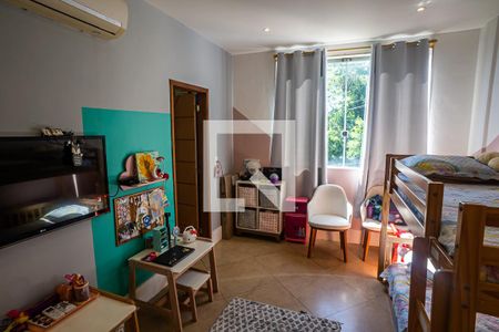 Casa à venda com 390m², 5 quartos e 4 vagasQuarto 3 suite