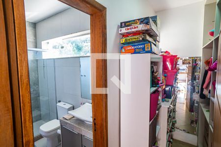 Casa à venda com 390m², 5 quartos e 4 vagasQuarto 3 suite - closet