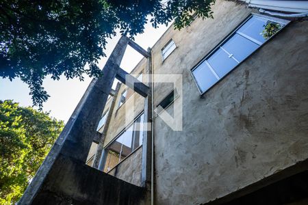 Casa à venda com 390m², 5 quartos e 4 vagasParte de trás da casa
