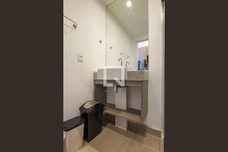 Banheiro de kitnet/studio para alugar com 1 quarto, 23m² em Pinheiros, São Paulo