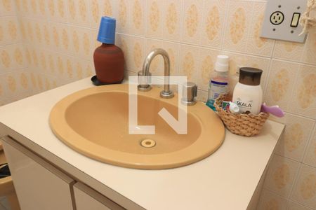 Casa à venda com 200m², 3 quartos e 2 vagasBanheiro