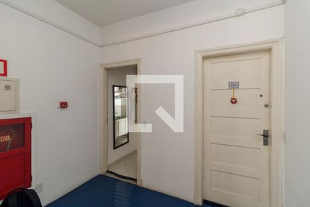 Apartamento à venda com 29m², 1 quarto e sem vaga Apartamento à venda com 29m², 1 quarto e sem vagaÁrea comum - Hall de Elevadores