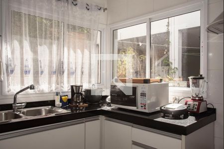 Casa à venda com 240m², 3 quartos e 3 vagas Casa à venda com 240m², 3 quartos e 3 vagasCozinha