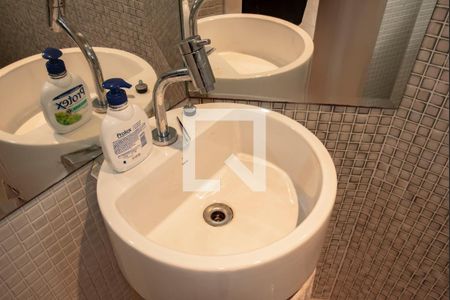 Casa à venda com 240m², 3 quartos e 3 vagas Casa à venda com 240m², 3 quartos e 3 vagasLavabo da Sala