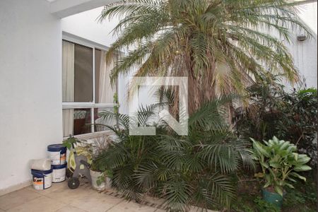 Casa à venda com 240m², 3 quartos e 3 vagas Casa à venda com 240m², 3 quartos e 3 vagasJardim da Frente