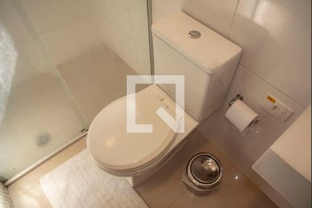 Casa à venda com 240m², 3 quartos e 3 vagas Casa à venda com 240m², 3 quartos e 3 vagasBanheiro