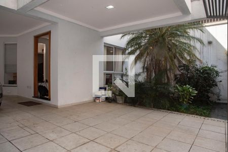 Casa à venda com 240m², 3 quartos e 3 vagas Casa à venda com 240m², 3 quartos e 3 vagasGaragem