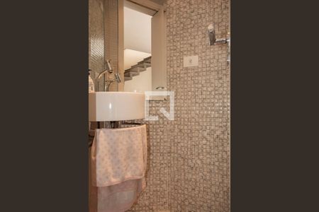 Casa à venda com 240m², 3 quartos e 3 vagas Casa à venda com 240m², 3 quartos e 3 vagasLavabo da Sala