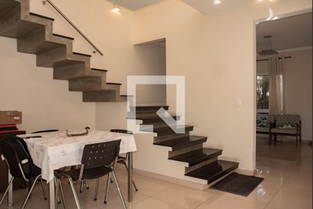 Casa à venda com 240m², 3 quartos e 3 vagas Casa à venda com 240m², 3 quartos e 3 vagasCopa