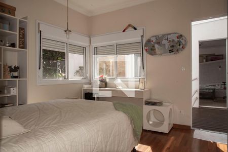 Casa à venda com 240m², 3 quartos e 3 vagas Casa à venda com 240m², 3 quartos e 3 vagasQuarto