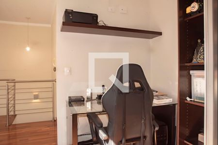 Casa à venda com 240m², 3 quartos e 3 vagas Casa à venda com 240m², 3 quartos e 3 vagasEscritório