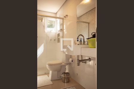 Casa à venda com 240m², 3 quartos e 3 vagas Casa à venda com 240m², 3 quartos e 3 vagasBanheiro