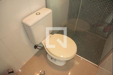 Casa à venda com 240m², 3 quartos e 3 vagas Casa à venda com 240m², 3 quartos e 3 vagasBanheiro da Suíte 2