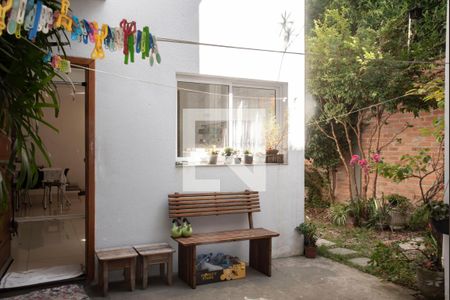 Casa à venda com 240m², 3 quartos e 3 vagas Casa à venda com 240m², 3 quartos e 3 vagasVista do Quarto de Serviço