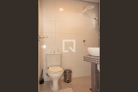 Casa à venda com 240m², 3 quartos e 3 vagas Casa à venda com 240m², 3 quartos e 3 vagasBanheiro de Serviço