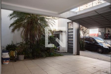 Casa à venda com 240m², 3 quartos e 3 vagas Casa à venda com 240m², 3 quartos e 3 vagasGaragem