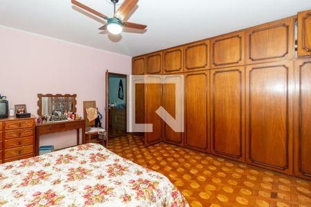 Quarto 1 (Suíte) de casa para alugar com 4 quartos, 325m² em Vila Carrão, São Paulo