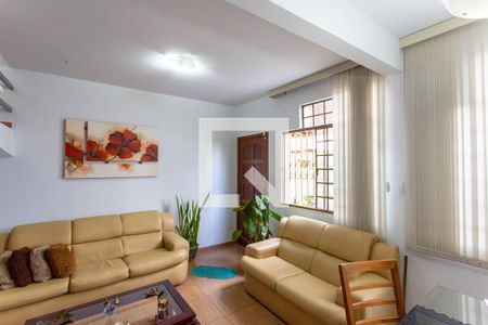 Sala de casa à venda com 3 quartos, 130m² em Planalto, Belo Horizonte