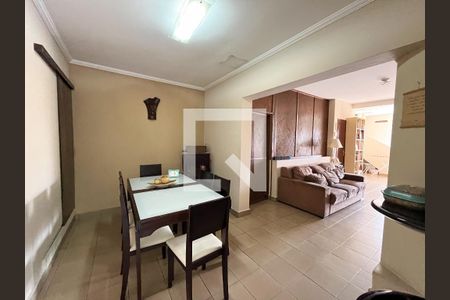 Casa à venda com 316m², 6 quartos e 5 vagasSala de Jantar