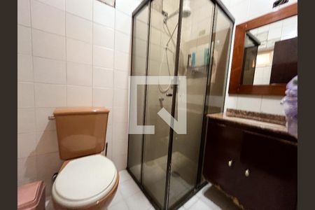 Casa à venda com 316m², 6 quartos e 5 vagasBanheiro da Suíte 2