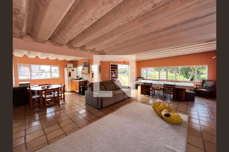 Casa à venda com 316m², 6 quartos e 5 vagasSalão