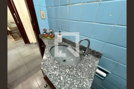 Casa à venda com 316m², 6 quartos e 5 vagasBanheiro 4