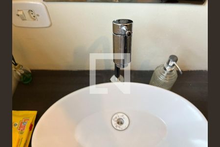 Casa à venda com 316m², 6 quartos e 5 vagasBanheiro 1