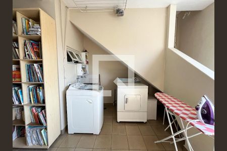 Casa à venda com 316m², 6 quartos e 5 vagasÁrea de Serviço