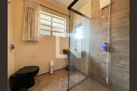 Casa à venda com 316m², 6 quartos e 5 vagasBanheiro 1