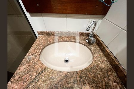 Casa à venda com 316m², 6 quartos e 5 vagasBanheiro da Suíte 2