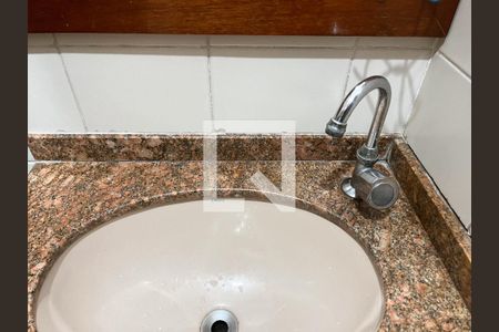 Casa à venda com 316m², 6 quartos e 5 vagasBanheiro da Suíte 2